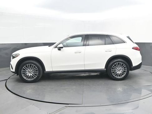 Used 2024 Mercedes-Benz GLC 300 4MATIC image 2