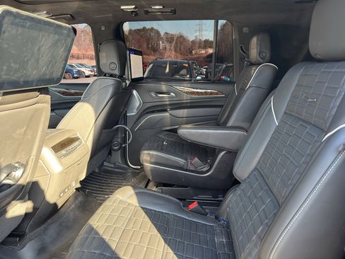 Certified 2023 Cadillac Escalade ESV Sport Platinum w/ LPO, ONYX Package image 10