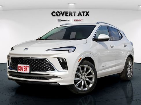 Used 2025 Buick Encore GX Avenir w/ Avenir Technology Package FWD image 2