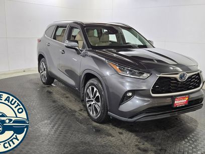 Used 2021 Toyota Highlander XLE