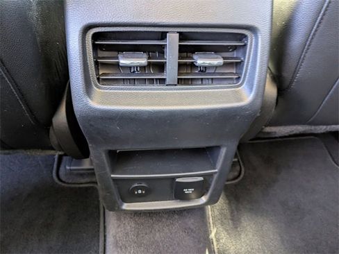 Used 2024 Ford Edge Titanium image 30