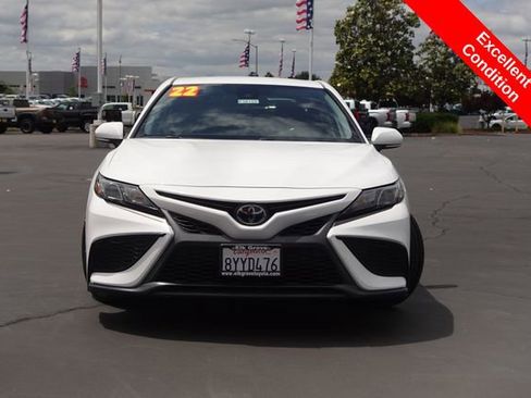 Certified 2022 Toyota Camry SE FWD image 3