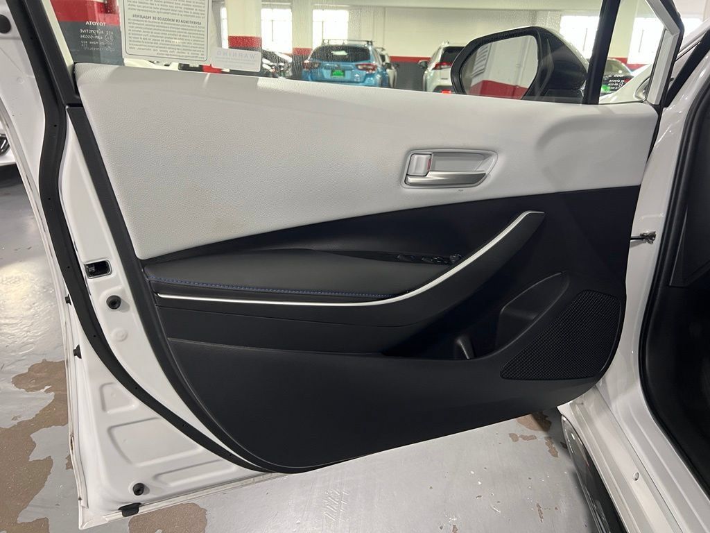 Certified 2022 Toyota Corolla SE FWD image 36