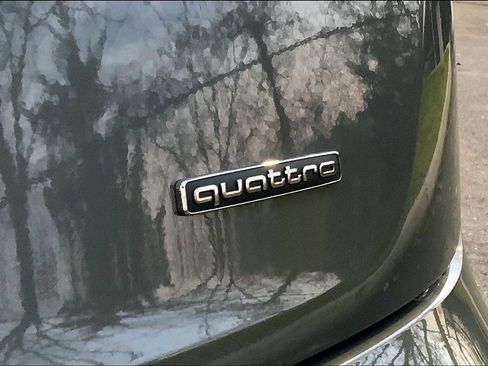 Used 2023 Audi Q5 2.0T Premium w/ Convenience Package image 31