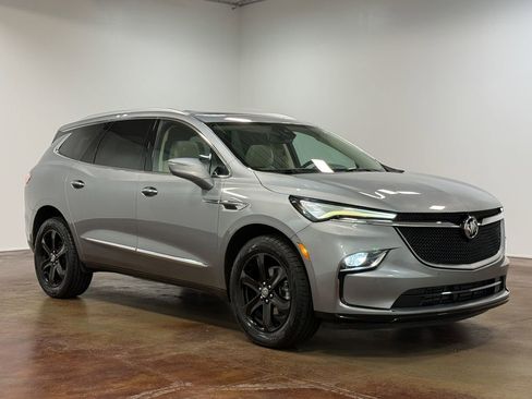 Used 2023 Buick Enclave Essence w/ Experience Buick Package image 22