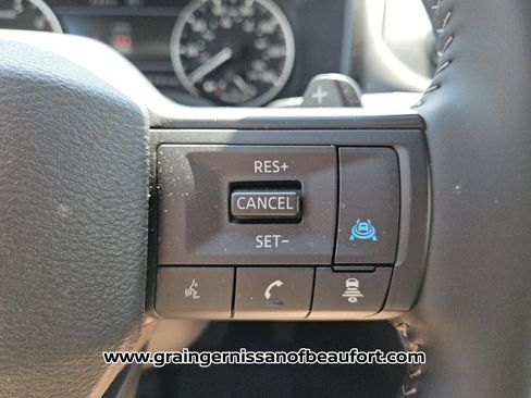 Used 2025 Nissan Rogue SV FWD image 13