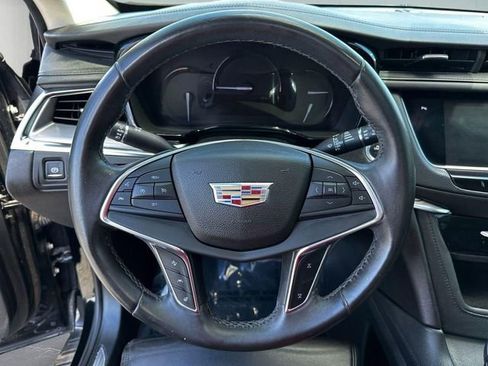 Used 2017 Cadillac XT5 Luxury w/ Driver Awareness Package AWD/4WD image 19