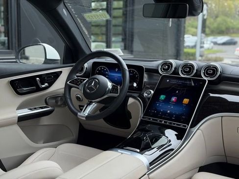 Used 2025 Mercedes-Benz GLC 300 4MATIC image 57