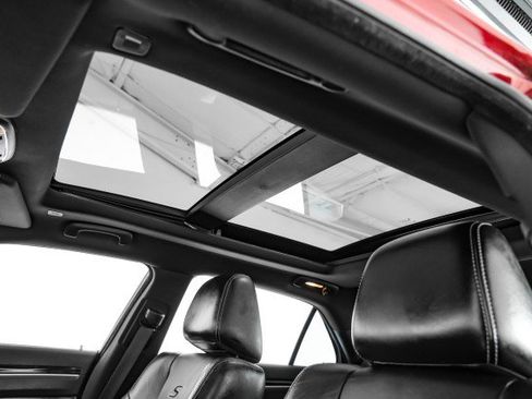 Used 2022 Chrysler 300 S image 27