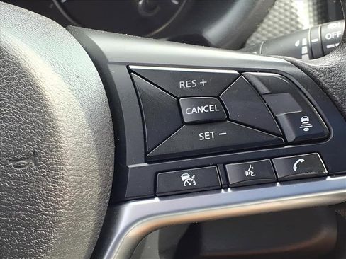 Used 2021 Nissan Kicks SV image 25