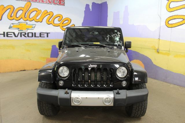 Used 2014 Jeep Wrangler Unlimited Sahara w/ Dual Top Group AWD/4WD image 3