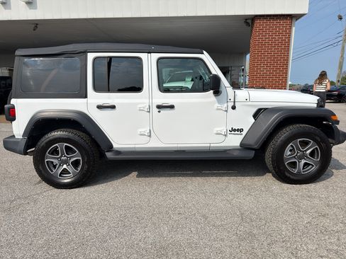Certified 2022 Jeep Wrangler Unlimited Sport AWD/4WD image 4