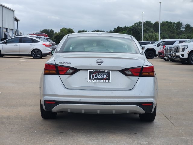 Used 2025 Nissan Altima 2.5 SV FWD image 6