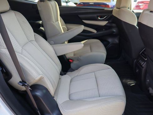 Used 2019 Subaru Ascent Premium AWD/4WD image 16