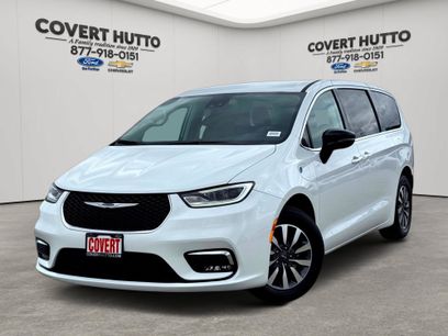 Used 2024 Chrysler Pacifica Limited