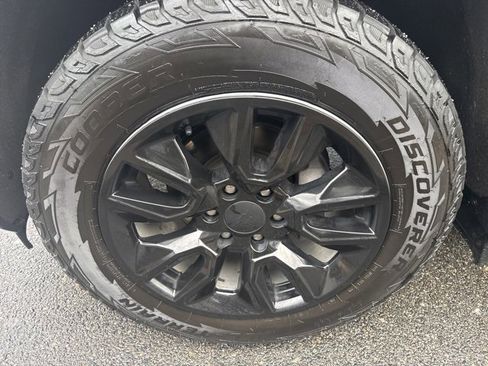 Used 2020 Chevrolet Silverado 1500 Custom w/ Custom Value Package image 5