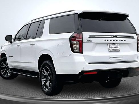 Used 2021 Chevrolet Suburban Z71 image 4