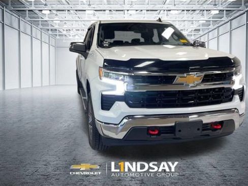 Used 2022 Chevrolet Silverado 1500 LT AWD/4WD image 4