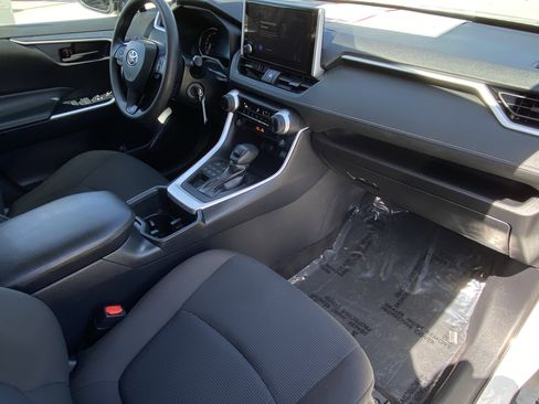 Certified 2024 Toyota RAV4 LE AWD/4WD image 9