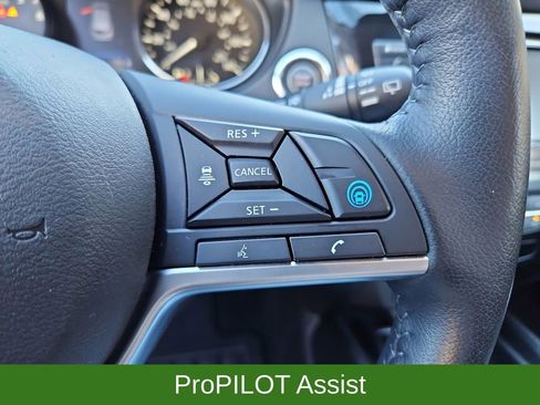 Used 2021 Nissan Rogue Sport SV w/ Technology Package image 12