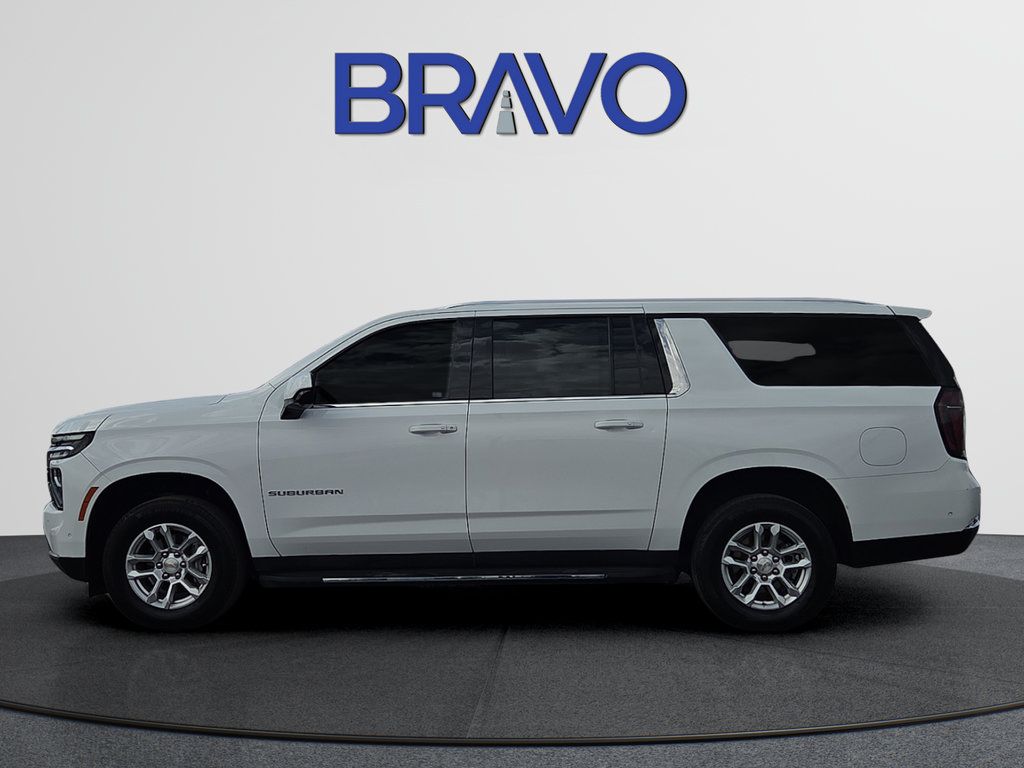 Used 2025 Chevrolet Suburban LT AWD/4WD image 2