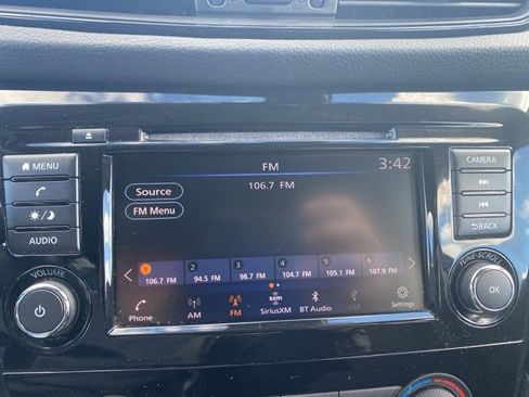 Used 2020 Nissan Rogue SV image 10