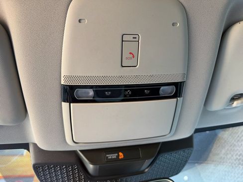 Used 2023 Nissan Ariya FWD image 39