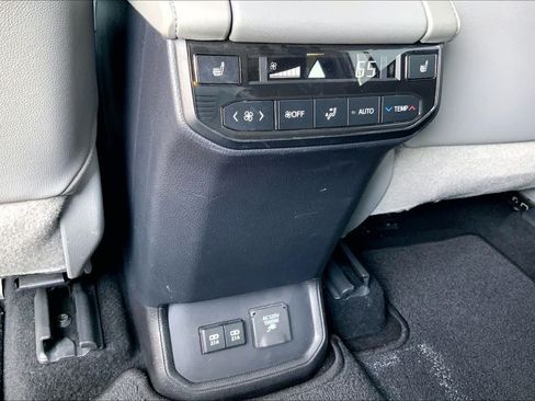 Used 2020 Toyota Highlander Platinum AWD/4WD image 90