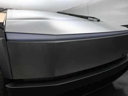 Used 2025 Tesla Cybertruck AWD Crew Cab image 13