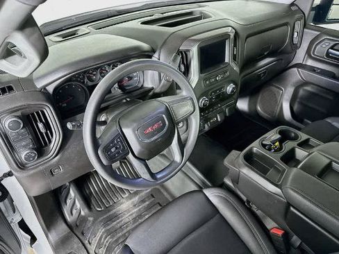 Used 2024 GMC Sierra 2500 Pro AWD/4WD image 2