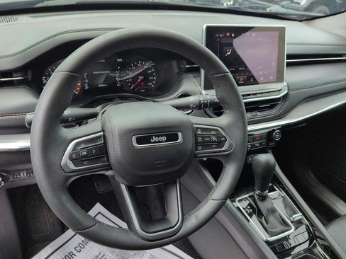 Used 2023 Jeep Compass Limited AWD/4WD image 12