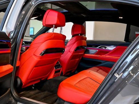 Used 2022 BMW 750i xDrive 750i xDrive, M-Sport, Executiv w/ Executive Package image 17