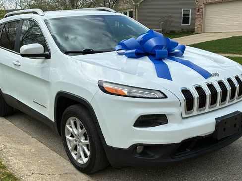 Used 2014 Jeep Cherokee Latitude w/ Cold Weather Group FWD image 8