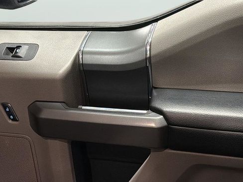 Used 2017 Ford F150 XLT w/ Equipment Group 302A Luxury image 17