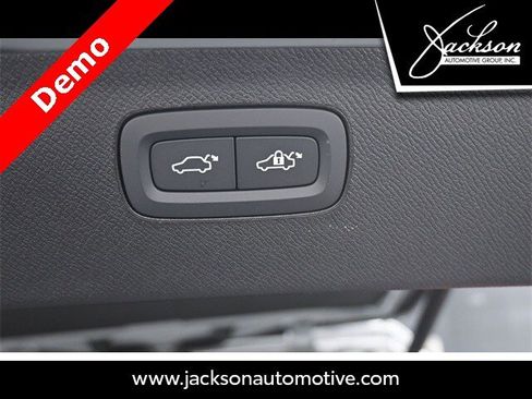 New 2025 Volvo XC90 B6 Core w/ Protection Package image 26