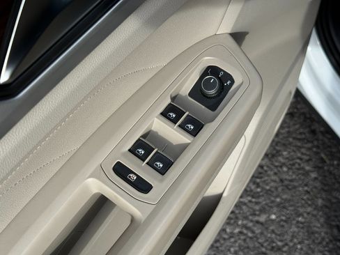 Used 2023 Volkswagen Atlas SE image 20