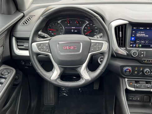 Used 2023 GMC Terrain SLT image 11