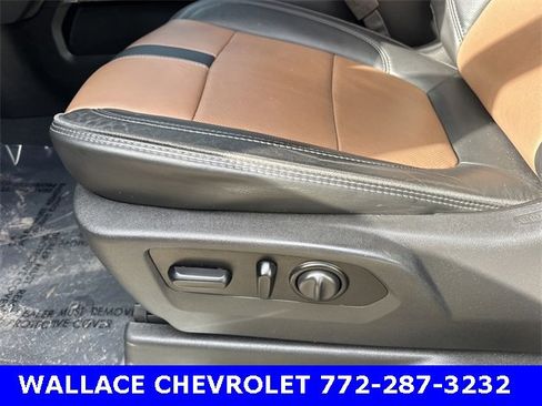 Used 2021 Chevrolet Silverado 1500 High Country w/ Technology Package image 17