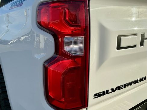 Used 2021 Chevrolet Silverado 1500 LT Trail Boss w/ Convenience Package II image 14