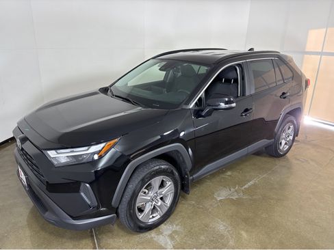 Used 2025 Toyota RAV4 XLE image 14