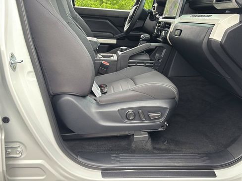 Used 2024 Toyota Tacoma TRD Off-Road w/ TRD Off Road Upgrade Package AWD/4WD image 19
