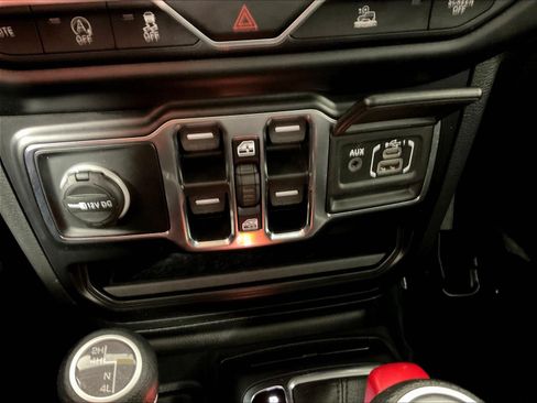Used 2022 Jeep Gladiator Sport AWD/4WD image 16
