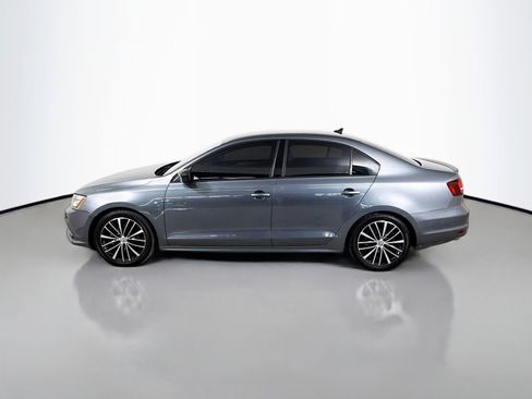 Used 2016 Volkswagen Jetta Sport w/ Lighting Package image 2