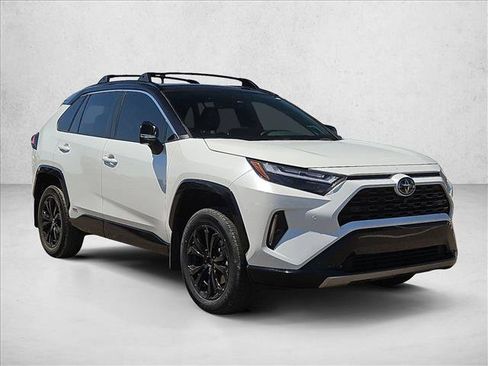 Used 2023 Toyota RAV4 XSE AWD/4WD image 3
