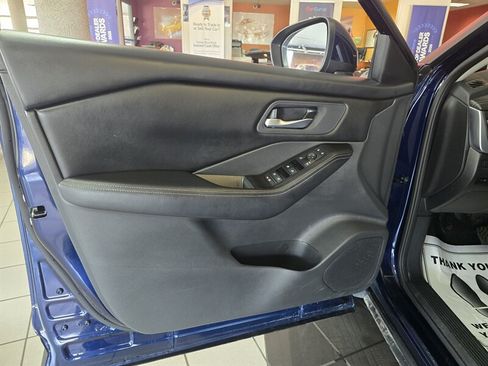 Used 2026 Nissan Rogue SV AWD/4WD image 7