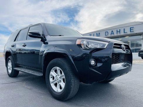 Used 2023 Toyota 4Runner SR5 Premium image 3