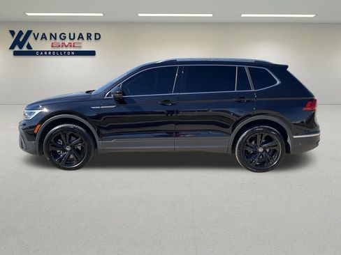 Used 2024 Volkswagen Tiguan SE image 2