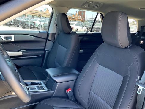 Used 2023 Ford Explorer XLT RWD image 10