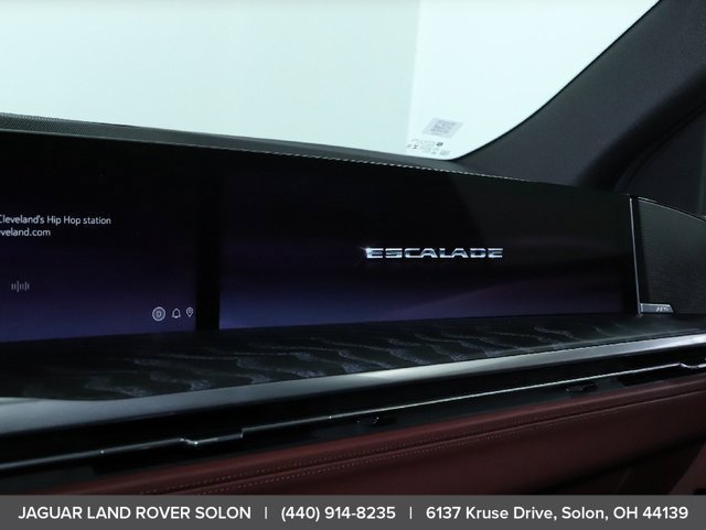 Used 2025 Cadillac Escalade Premium Luxury AWD/4WD image 27
