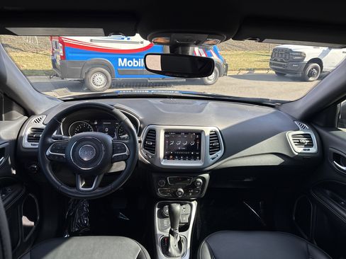 Certified 2021 Jeep Compass Latitude image 19